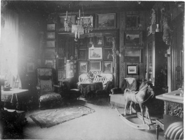 Hvem vil være her...(Borgerlig stue. Ill: Oslobilder.no. CC-BY-SA. 3.0)